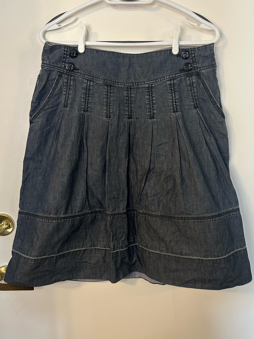 Esprit Women’s Denim Skirt Pleat and Button Detail Side Zip and Pockets Size 8